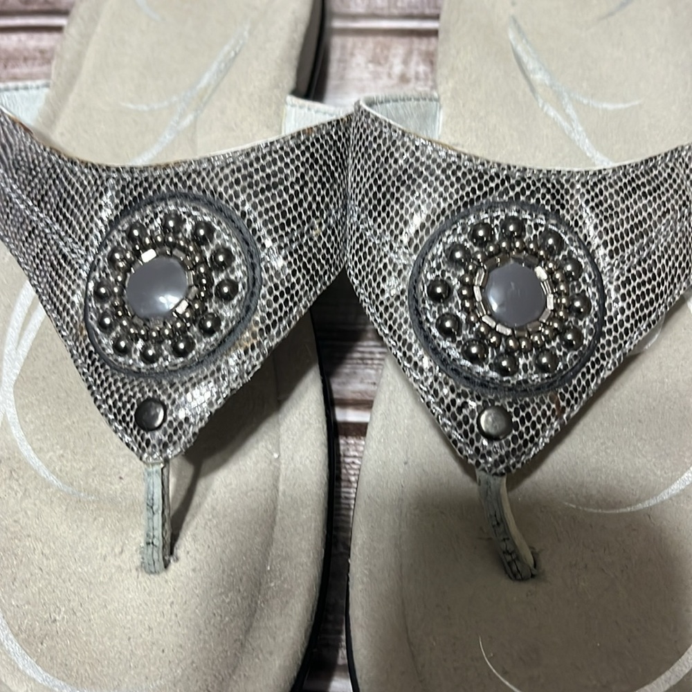 Obeo Brisa Elegant Black and Gray Beaded Women's Sandals Thong Size 9 - Picture 7 of 11